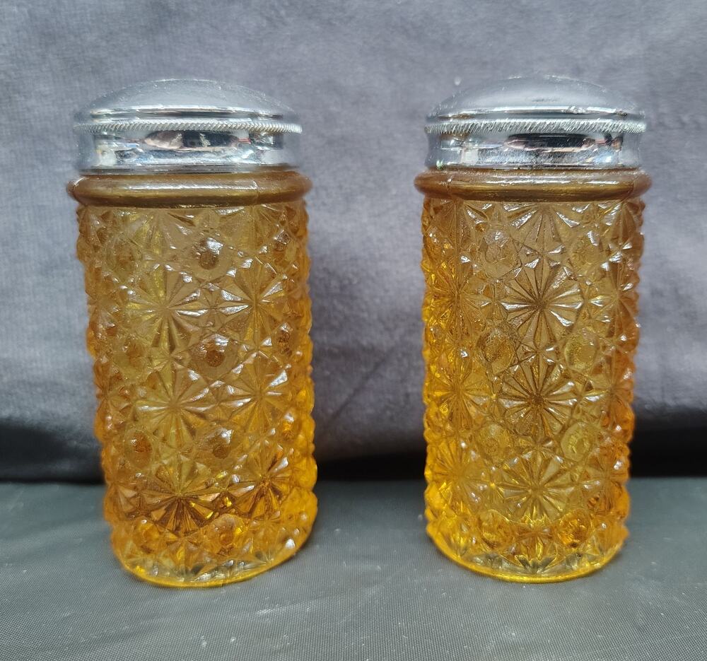 L.G. Wright Amber Glass Daisy and Buttons Salt and Pepper Shakers